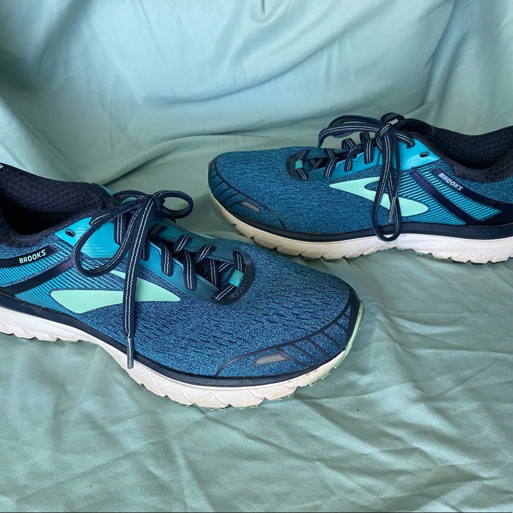 Brooks Adrenaline GTS 18, lots of miles left.